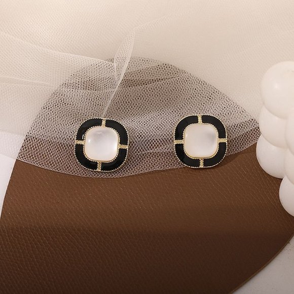 Valeria Ann Elegant Composure Square Stud Earrings Black Cream Gold Gift Boxed - Picture 4 of 8